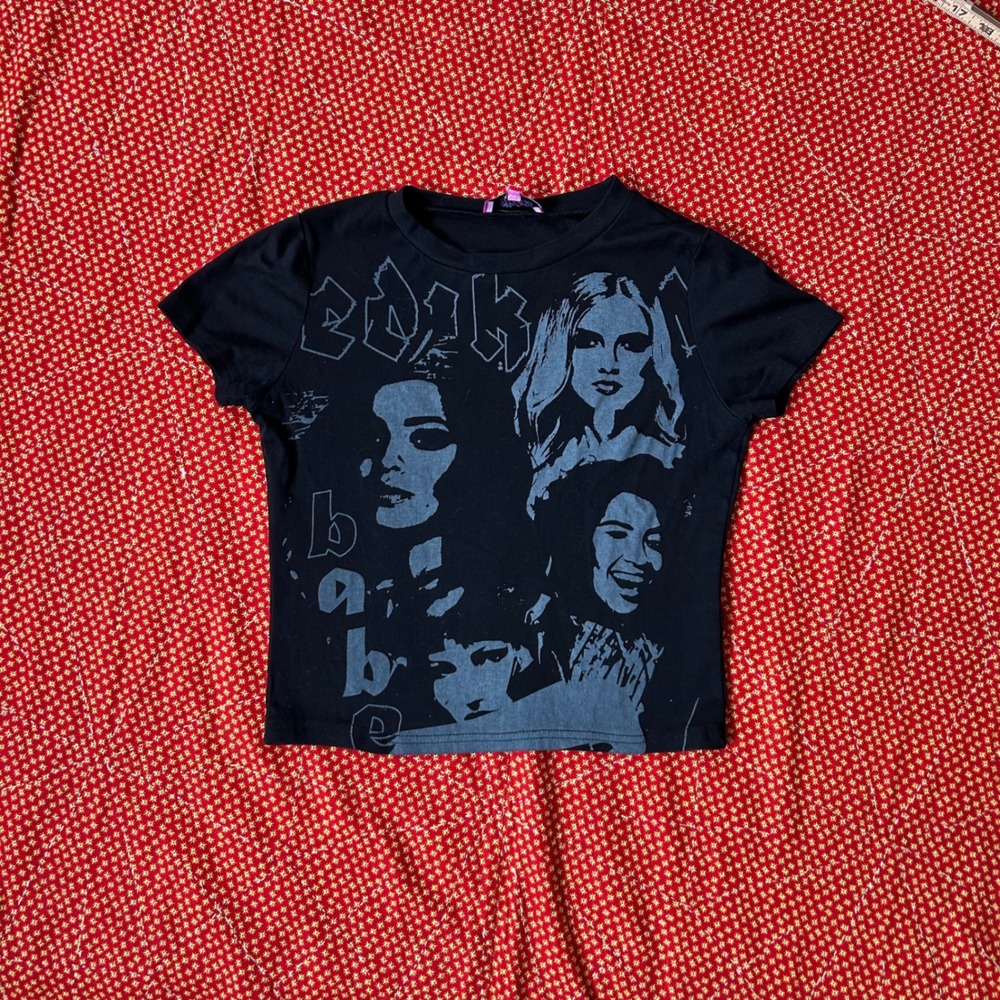 Edikted Babe Graphic Baby Tee Black XS Short Sleeve Y2K Indie T-Shirt